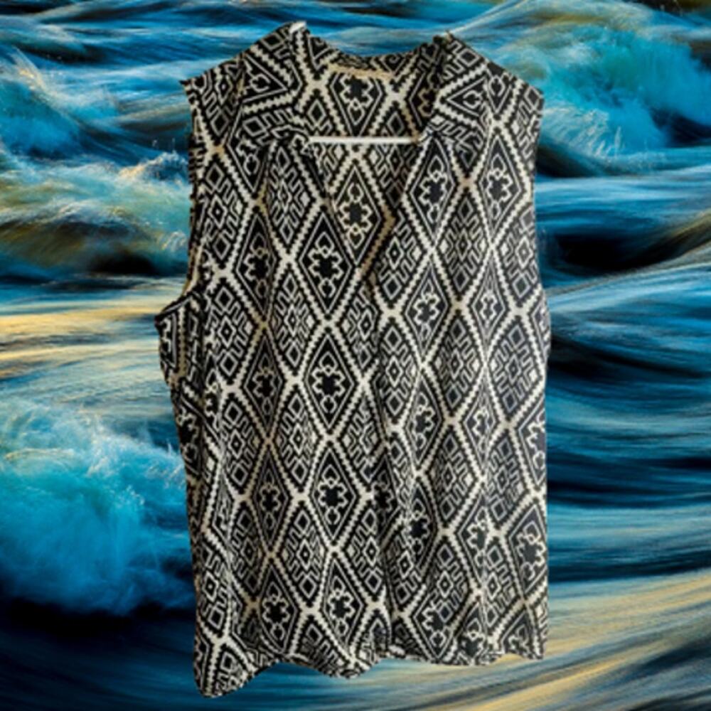 Daniel Rainn large sleeveless black and white geo print polyester woman's blouse